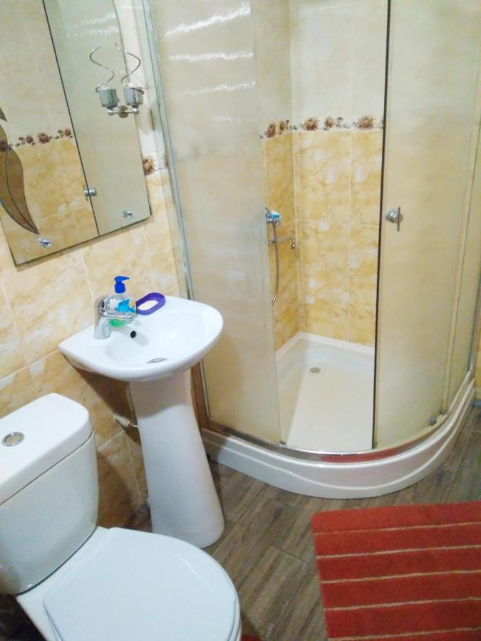 Двухкомнатная квартира в центре Охтирка Екстер'єр фото