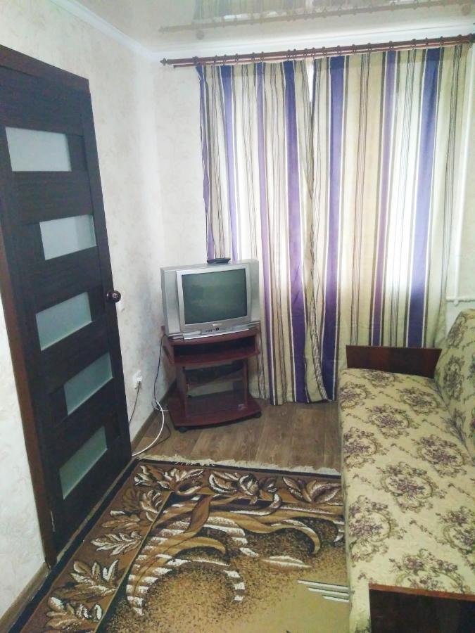 Двухкомнатная квартира в центре Охтирка Екстер'єр фото