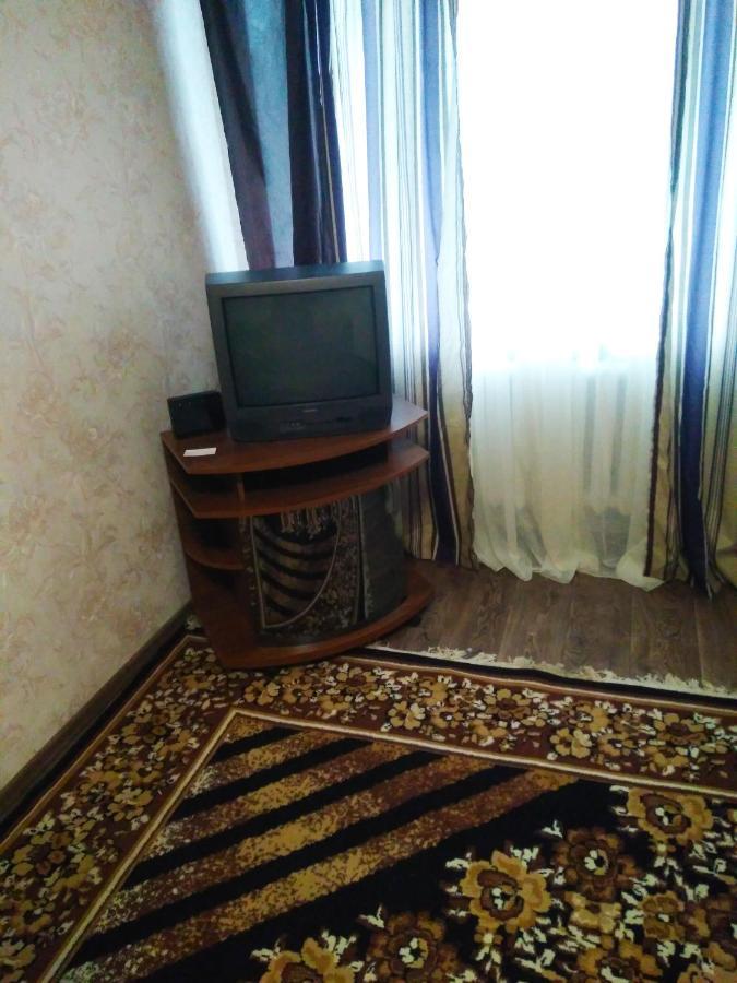 Двухкомнатная квартира в центре Охтирка Екстер'єр фото