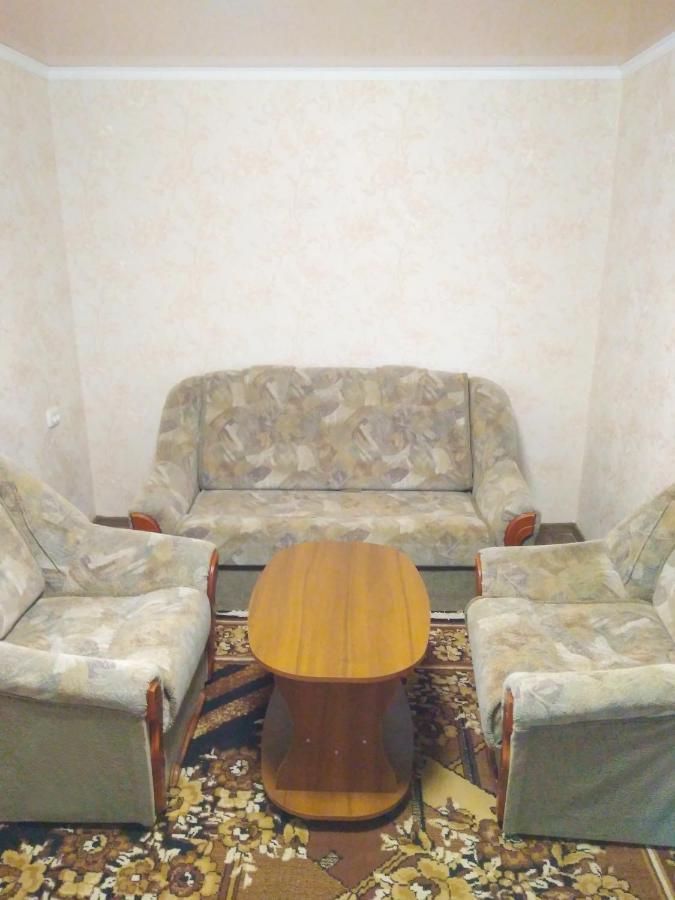 Двухкомнатная квартира в центре Охтирка Екстер'єр фото